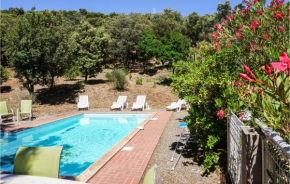 Amazing home in Pierrerue w/ Outdoor swimming pool, WiFi and 3 Bedrooms